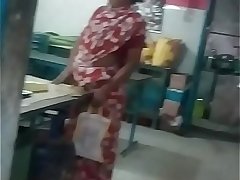 TAMIL MAAMI RUBBING HER PUSSY IN TABLE CORNER