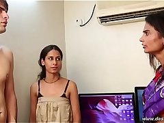 desimasala.co - Biwi ne pakda range hath apne pati ko - tight tit kiss