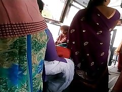 Big Back Aunty in bus more visit indianvoyeur.ml