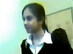 Indian girl cum on cam : Cam.net.in