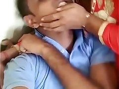 Bhabhi ne devar ko kiss kiya