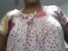 INDIAN  Mallu Aunty changing cloths &amp_ SHOWING BOOBS