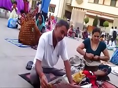 Desi aunty change dress in public boob show