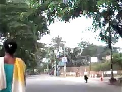 desi randi aunty walking 1