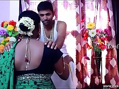 desimasala.co - Servant aunty huge cleavage and hanging boobs romance