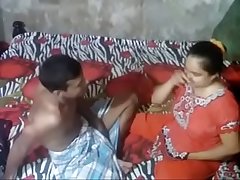 Desi Aunty Caught By Handy Camera