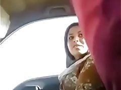 Maa ki bahen ko choda car mei