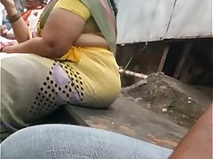 Desi yellow Saree aunty.. CurvyAnd sexy  hips